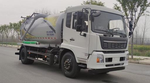 吸污车