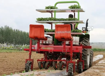 中大型拖挂式移栽机